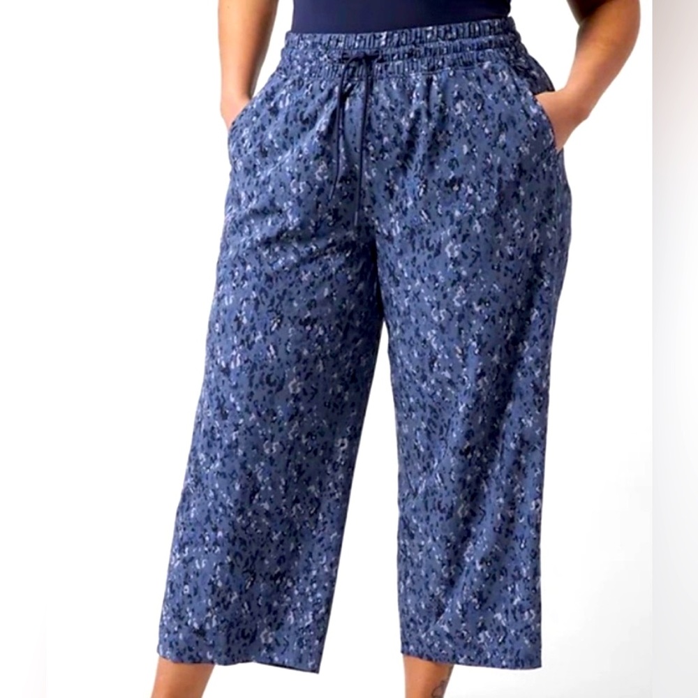 Athleta Avenue Printed Wide Leg Crop Pants